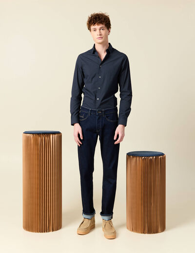 Chemise cintr&eacute;e en coton manches longues bleu marine homme