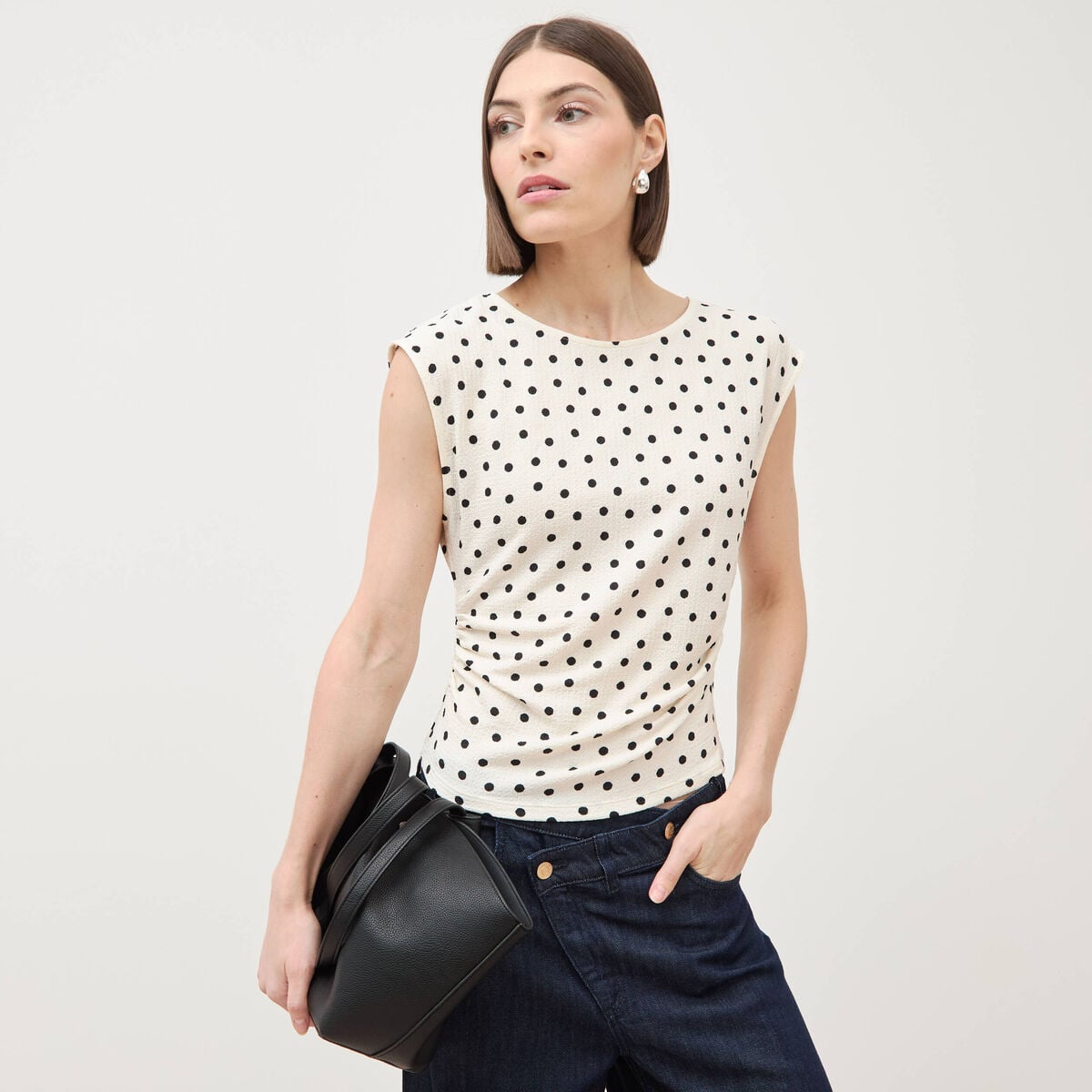 T-shirt ajust&eacute; sans manches ivoire femme