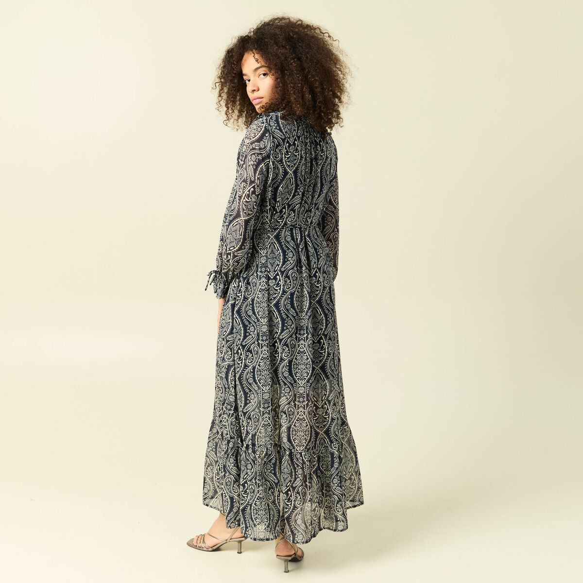 Robe longue &eacute;vas&eacute;e col v manches longues bleu marine femme