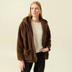 Gilet droit mi-long effet polaire marron fonc&eacute; femme