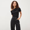 T-shirt ajust&eacute; manches courtes noir femme