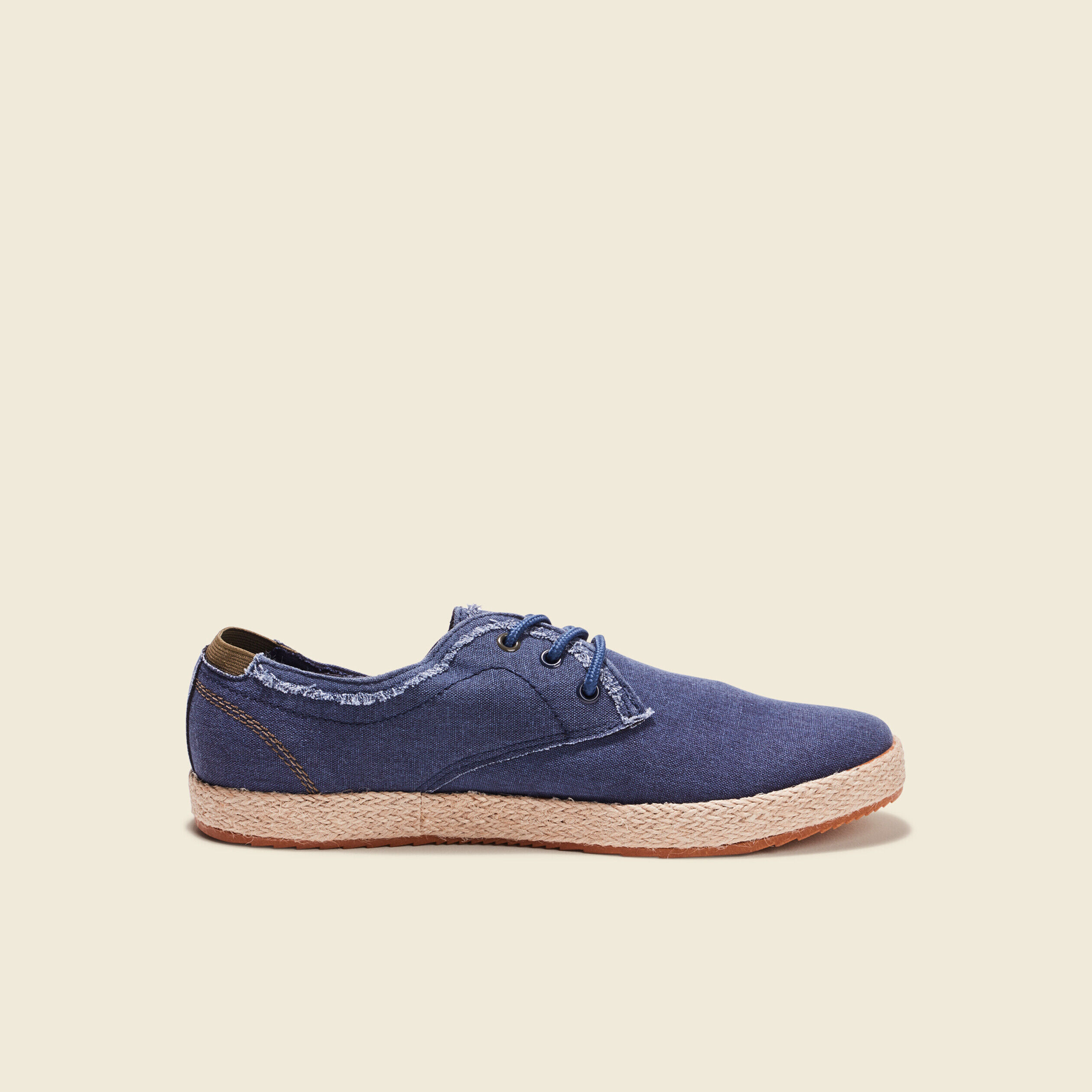 Chaussure homme plate sale