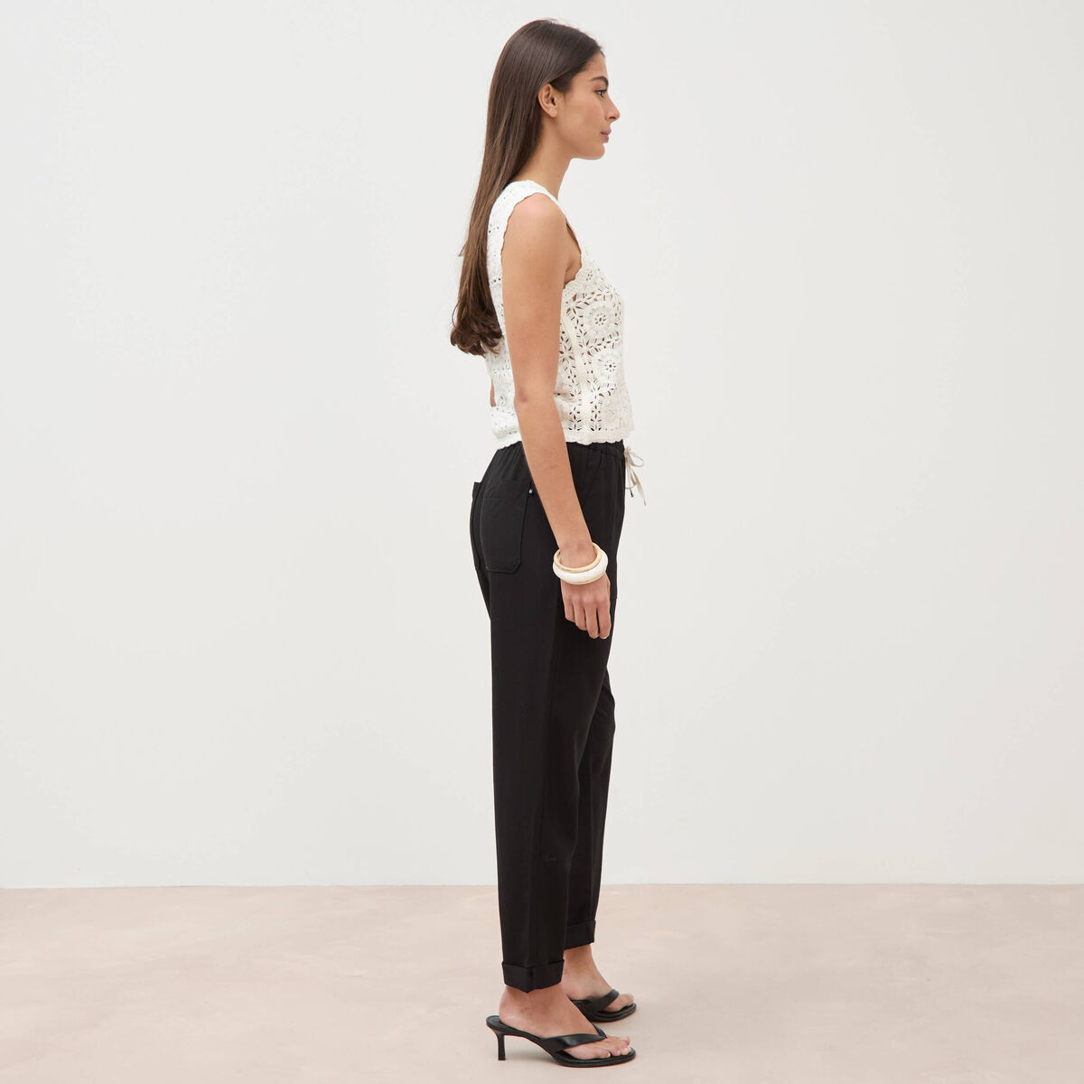 D&eacute;bardeur crochet col rond sans manches ecru femme