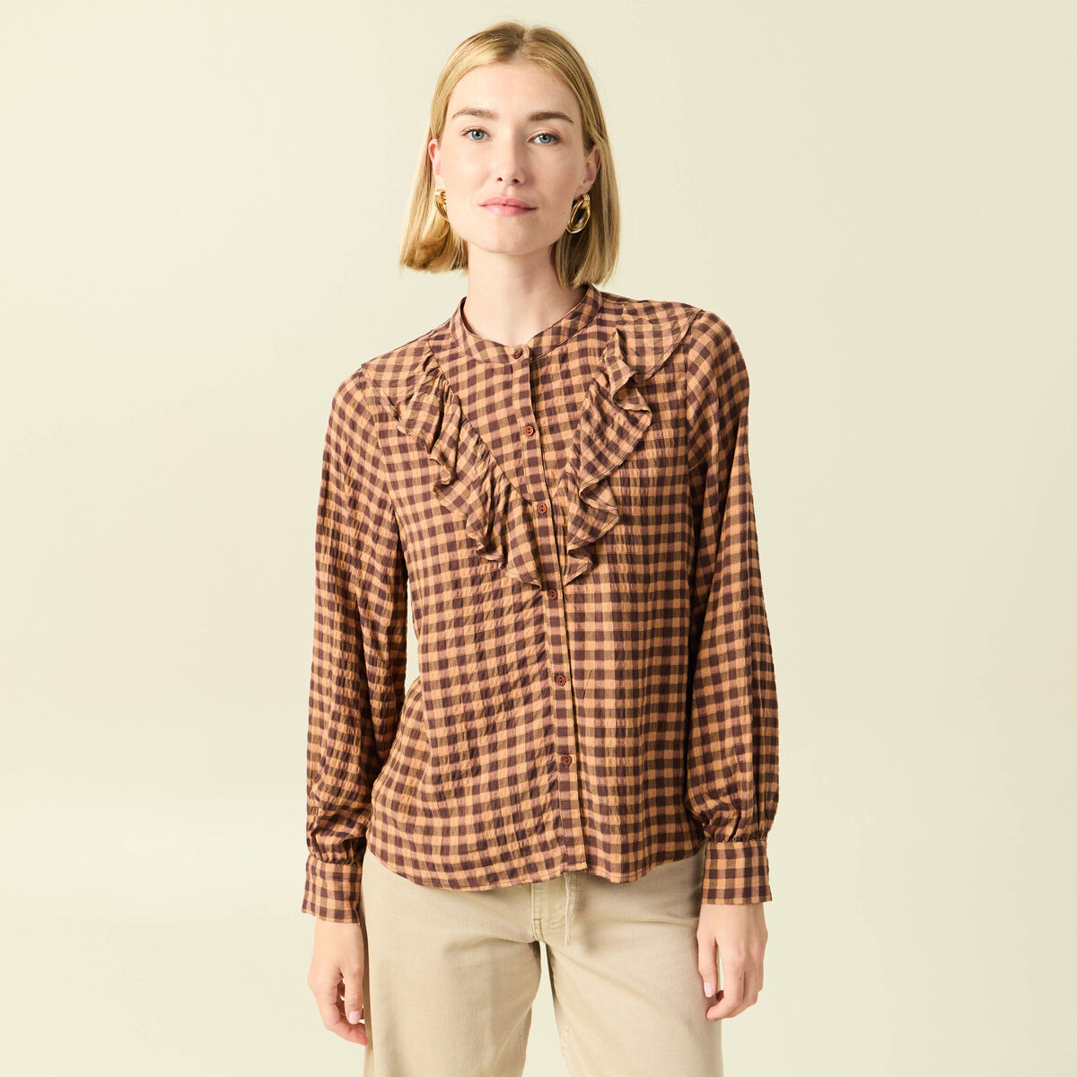 Chemise &agrave; volants manches longues marron fonc&eacute; femme