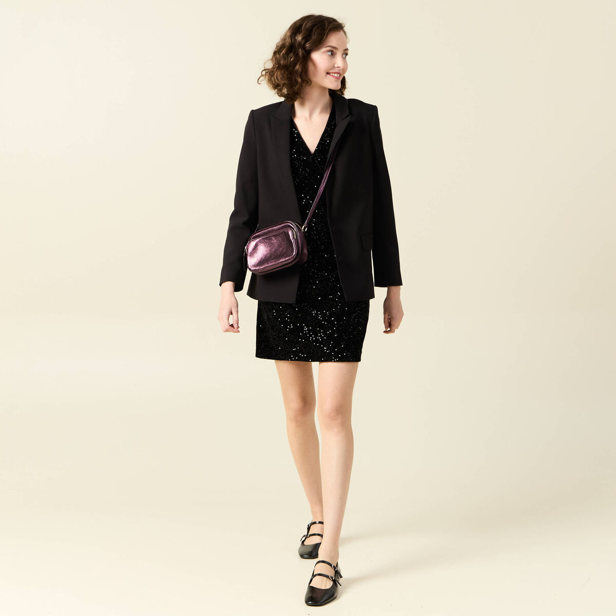 Robe cintrée sequins noir femme