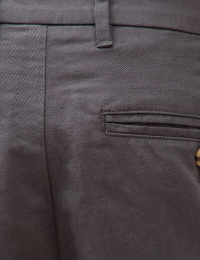 Pantalon chino gris fonc&eacute; homme
