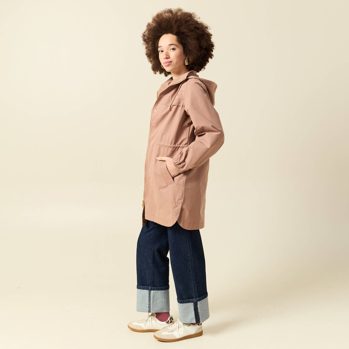 Parka longue droite d&eacute;perlante &agrave; capuche marron clair femme