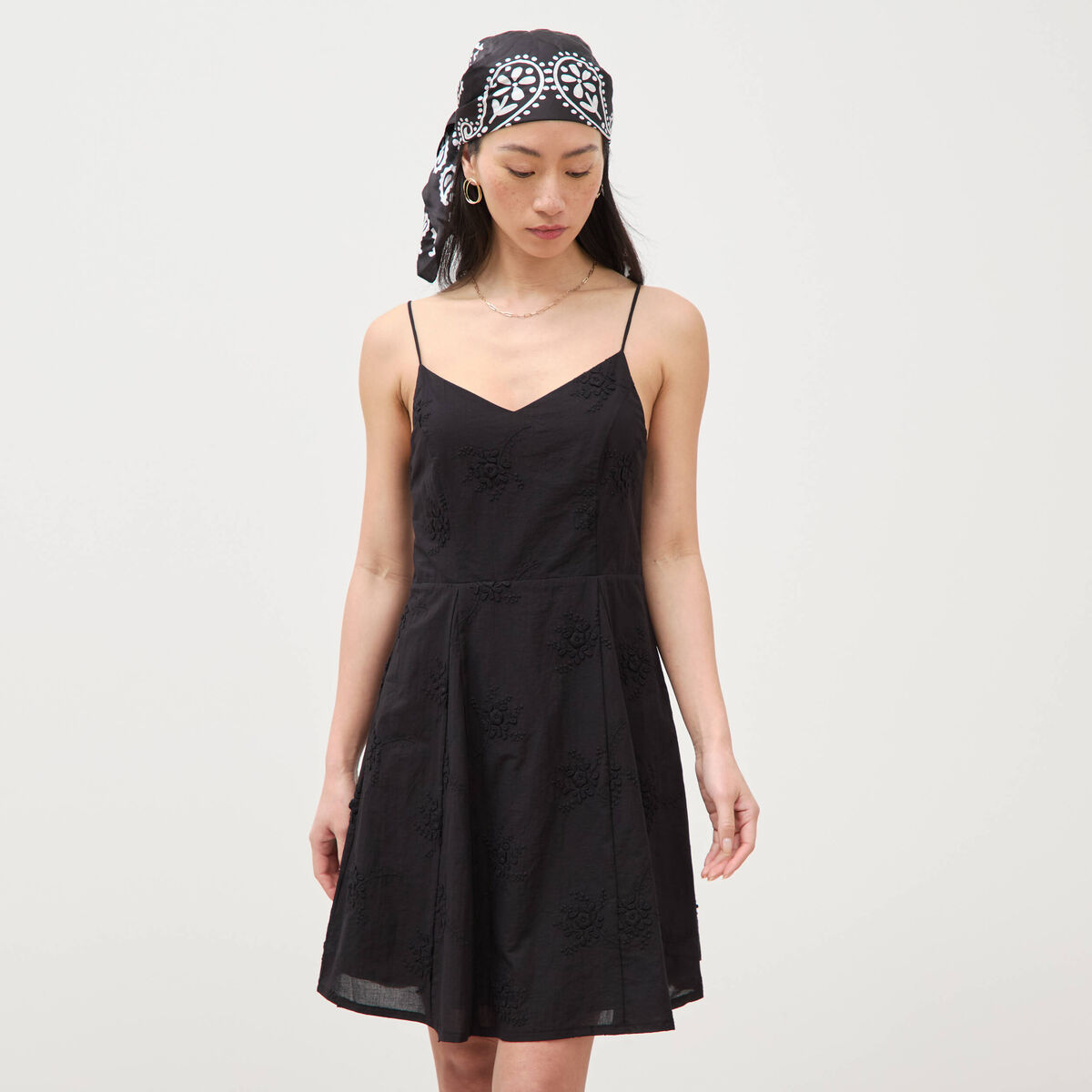 Robe col c&oelig;ur &agrave; bretelles en coton noir femme