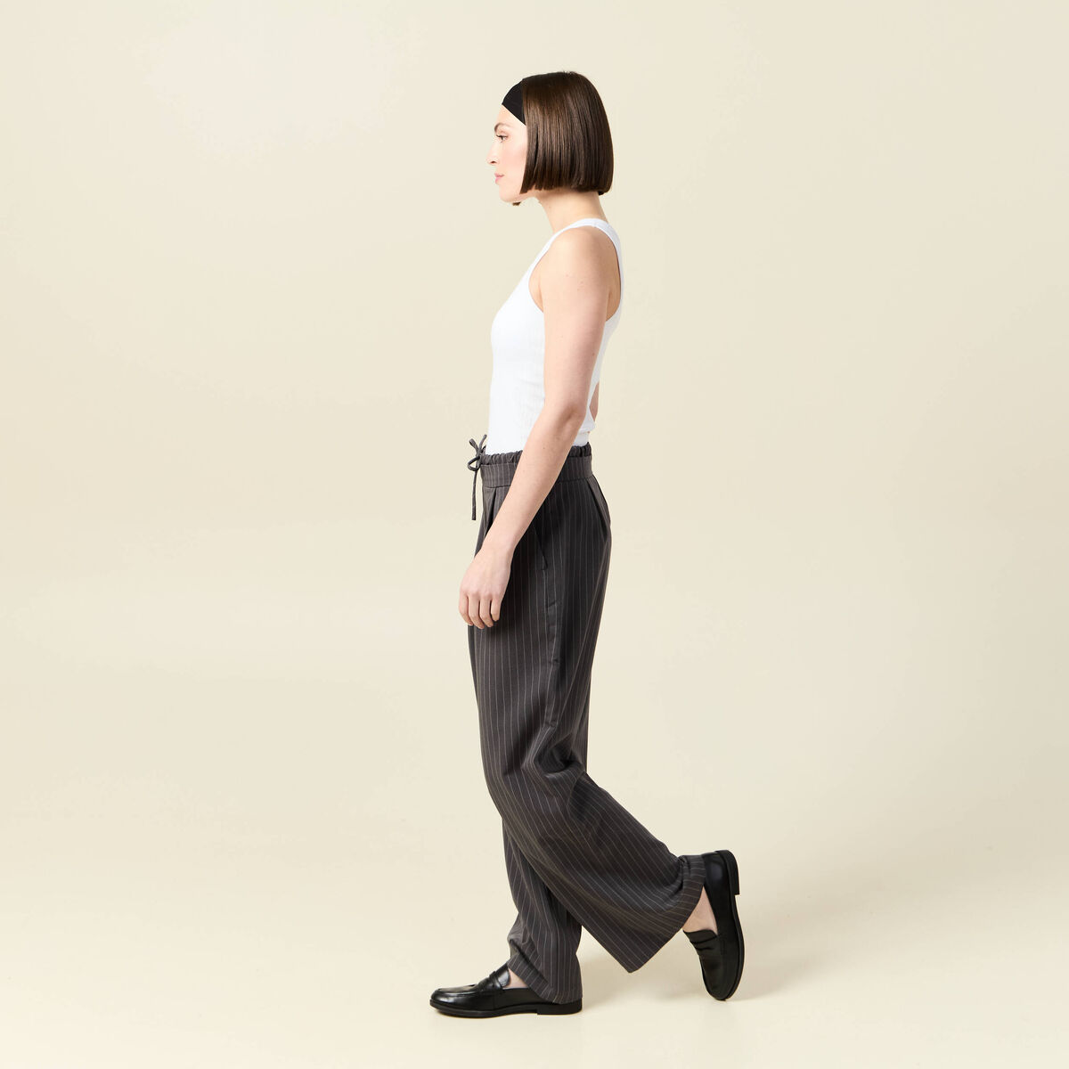 Pantalon large ceinture tissu fluide gris femme
