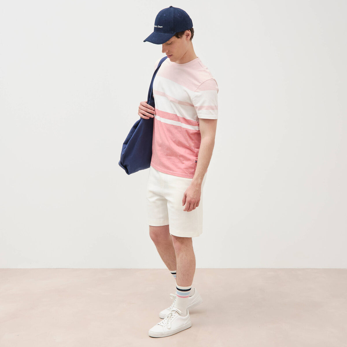 T-shirt manches courtes rose poudr&eacute;e homme