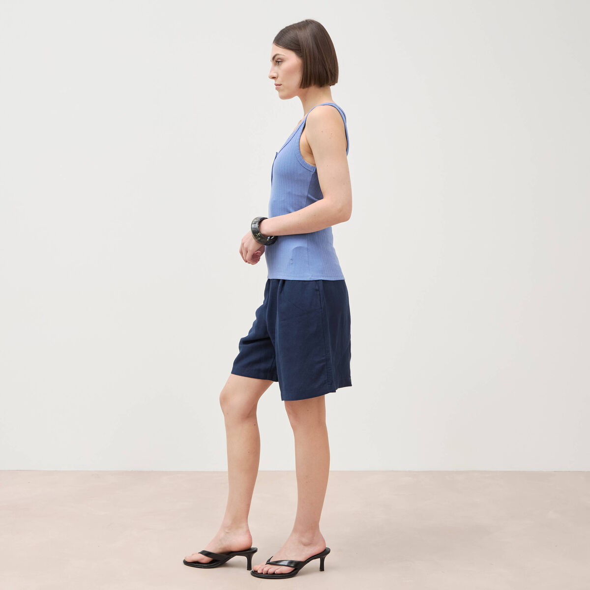 D&eacute;bardeur sans manches bleu lavande femme