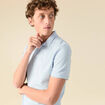 Polo cintr&eacute; en coton manches courtes bleu clair homme