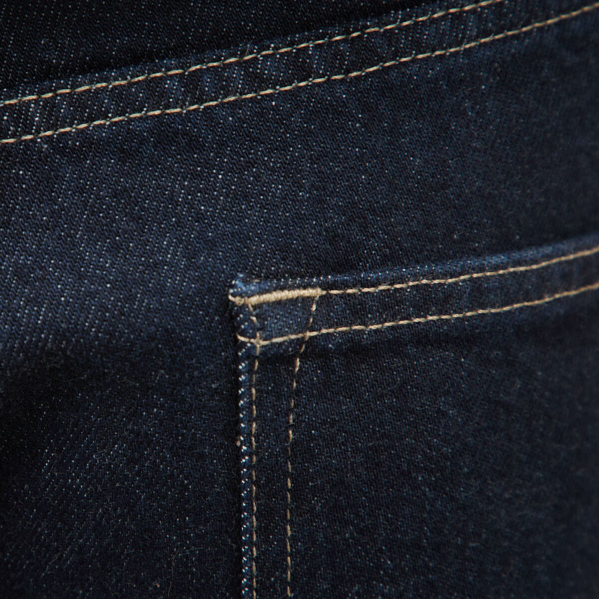 Jeans straight longueur 32 en coton denim brut rinse homme