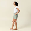 Short droit avec pinces vert kaki femme