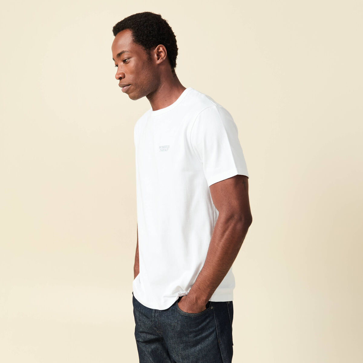 T-shirt col rond manches courtes brod&eacute; blanc homme
