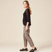 Pull ajour&eacute; col v manches 3/4 noir femme