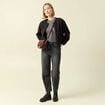 T-shirt cintr&eacute; manches longues col rond gris fonc&eacute; femme