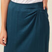 Jupe midi droite fendue satin bleu canard femme