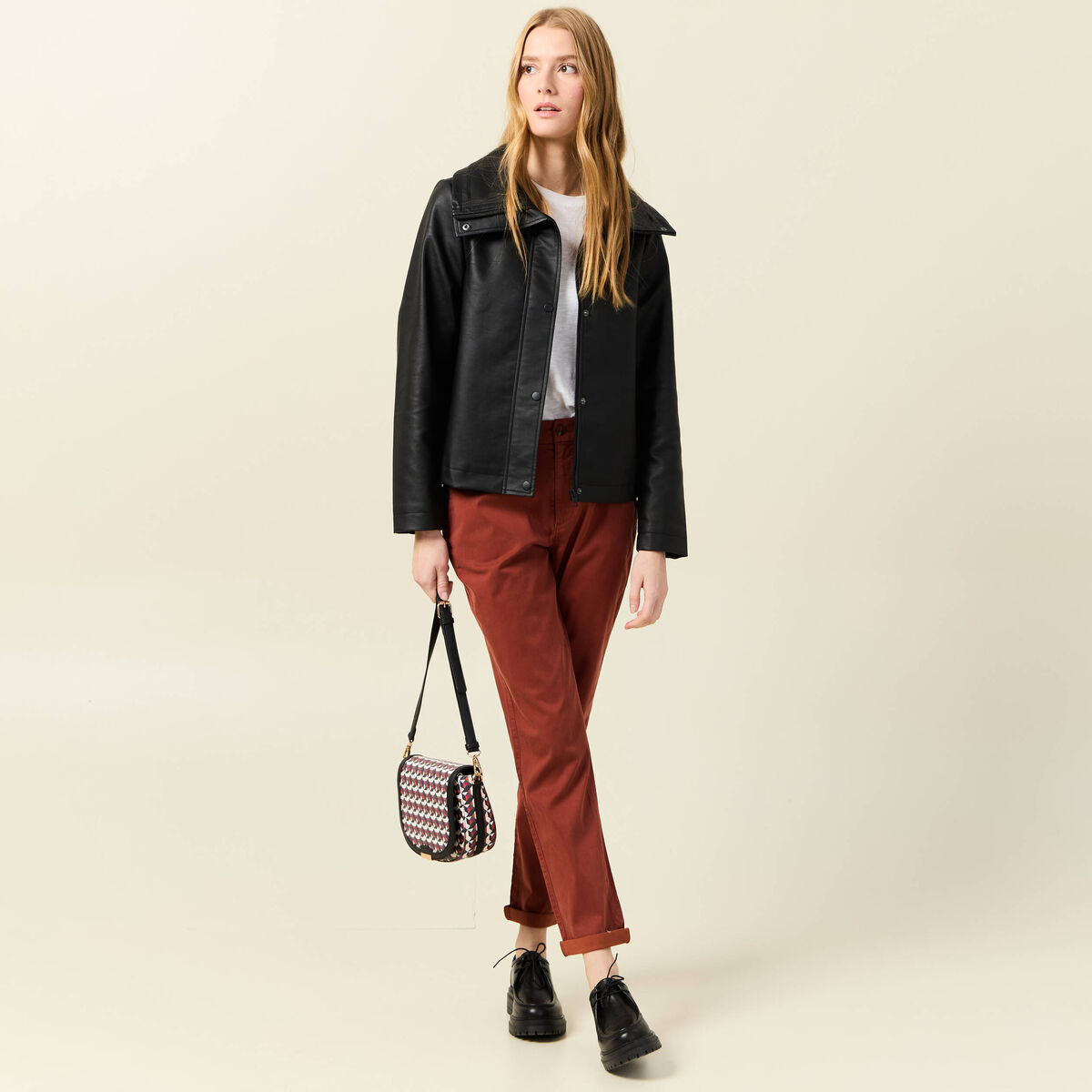 Pantalon chino cigarette rouge foncé femme