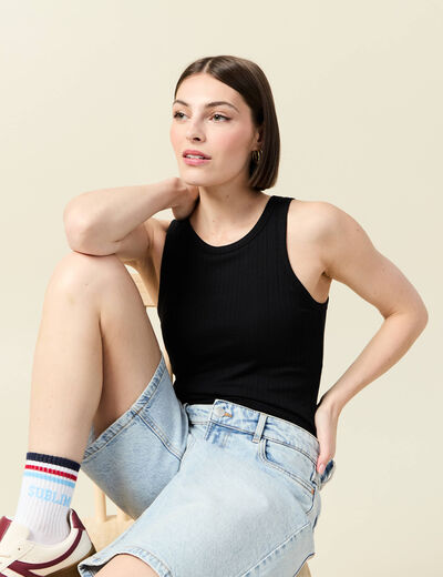 Débardeur cintré court col rond noir femme