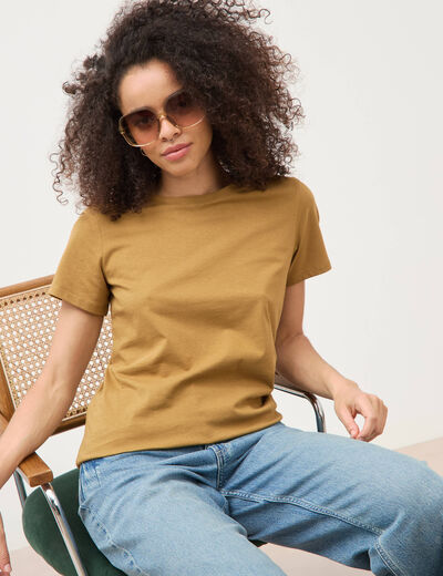 T-shirt cintr&eacute; col rond manches courtes camel femme