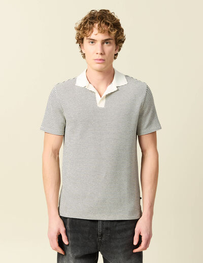 Polo cintr&eacute; manches courtes col cubain ecru homme