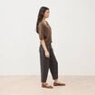 Pull droit court col v manches courtes marron femme