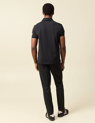 Polo cintr&eacute; manches courtes col polo noir homme