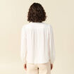 Blouse droite courte d&eacute;tail dentelle creme femme