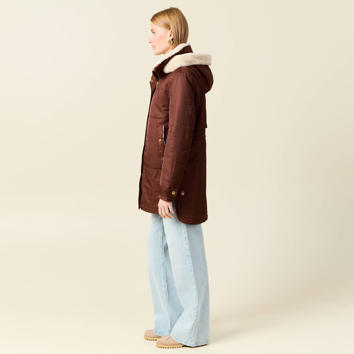 Parka droite &agrave; capuche marron fonc&eacute; femme