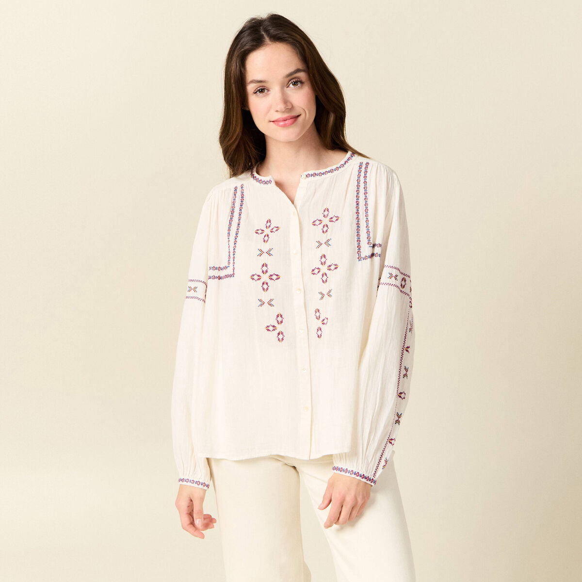 Chemise manches longues brodée creme femme