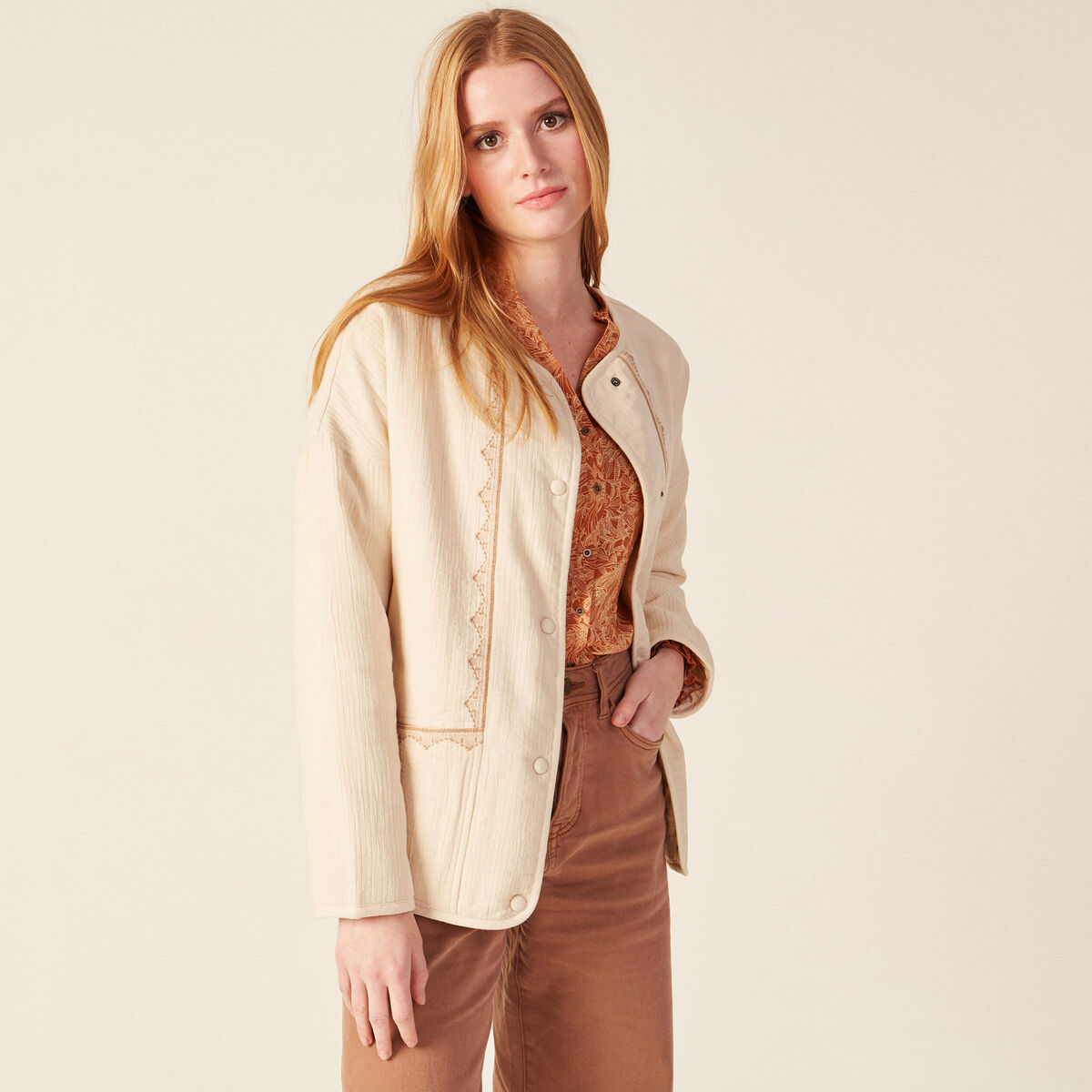 Veste droite boutonnée creme femme