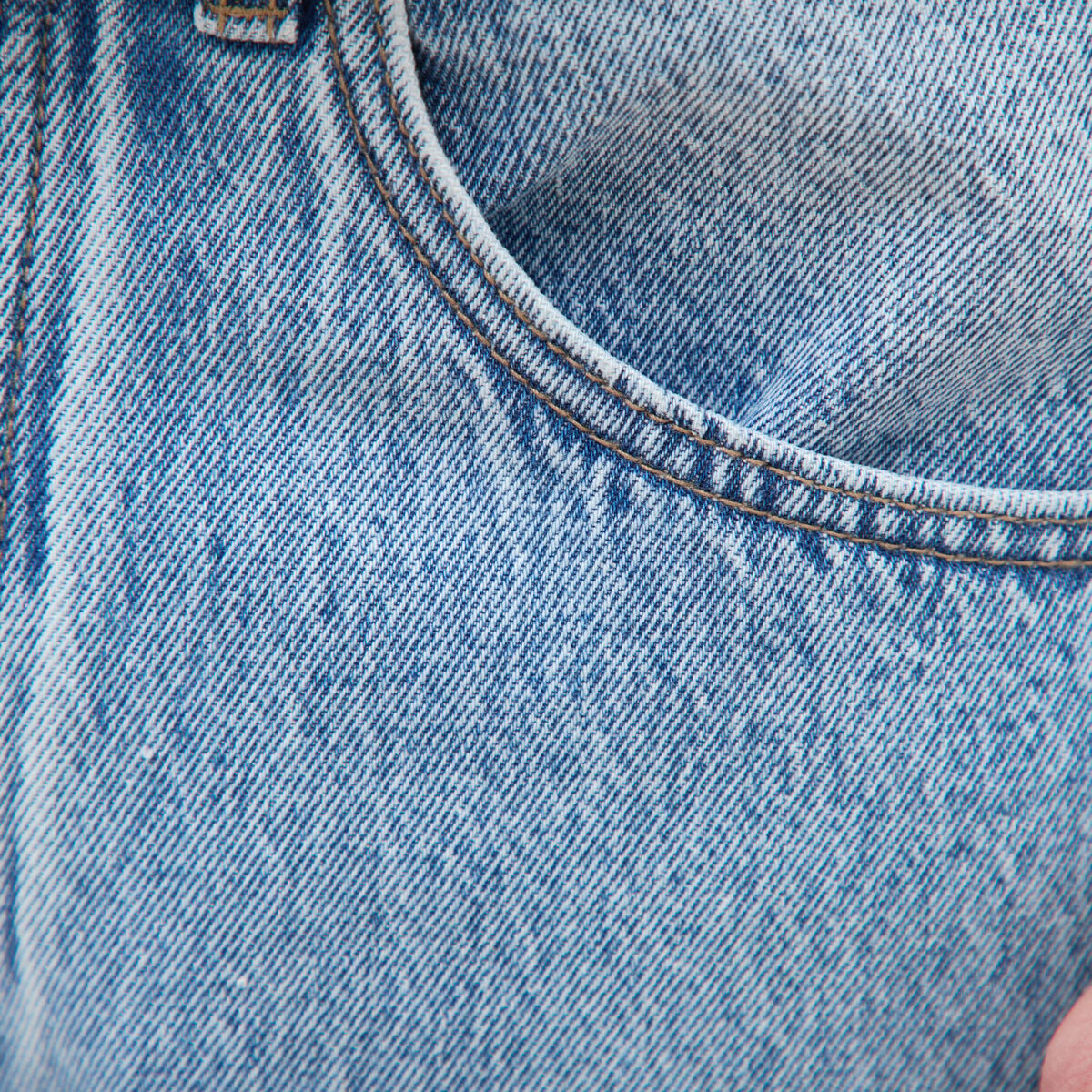 Jeans loose longueur 34 en coton denim snow bleach homme