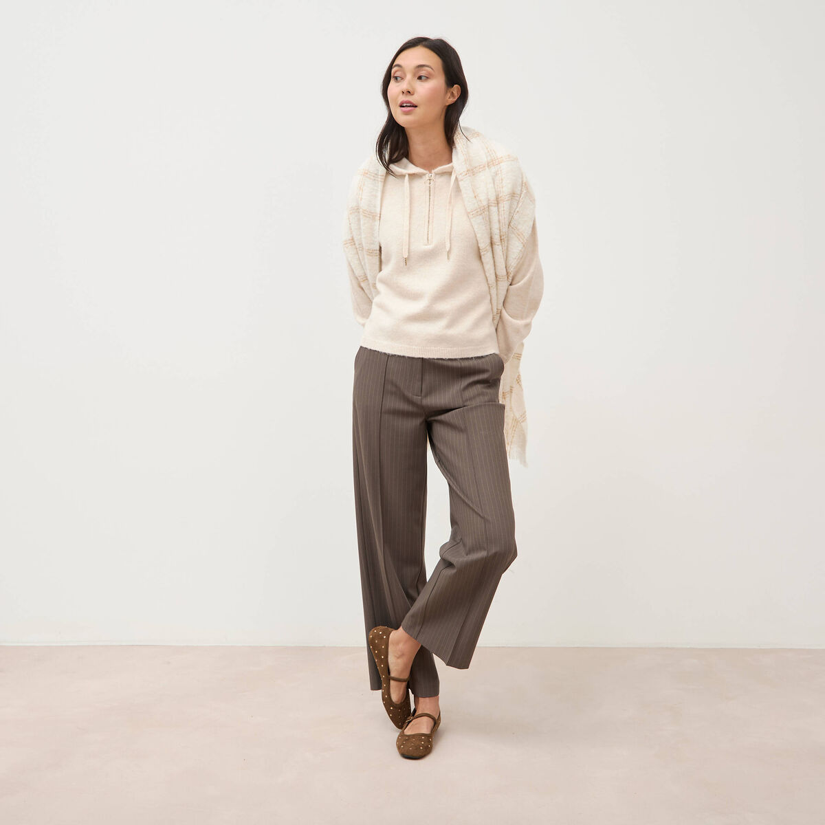 Pull &agrave; capuche zipp&eacute; beige femme