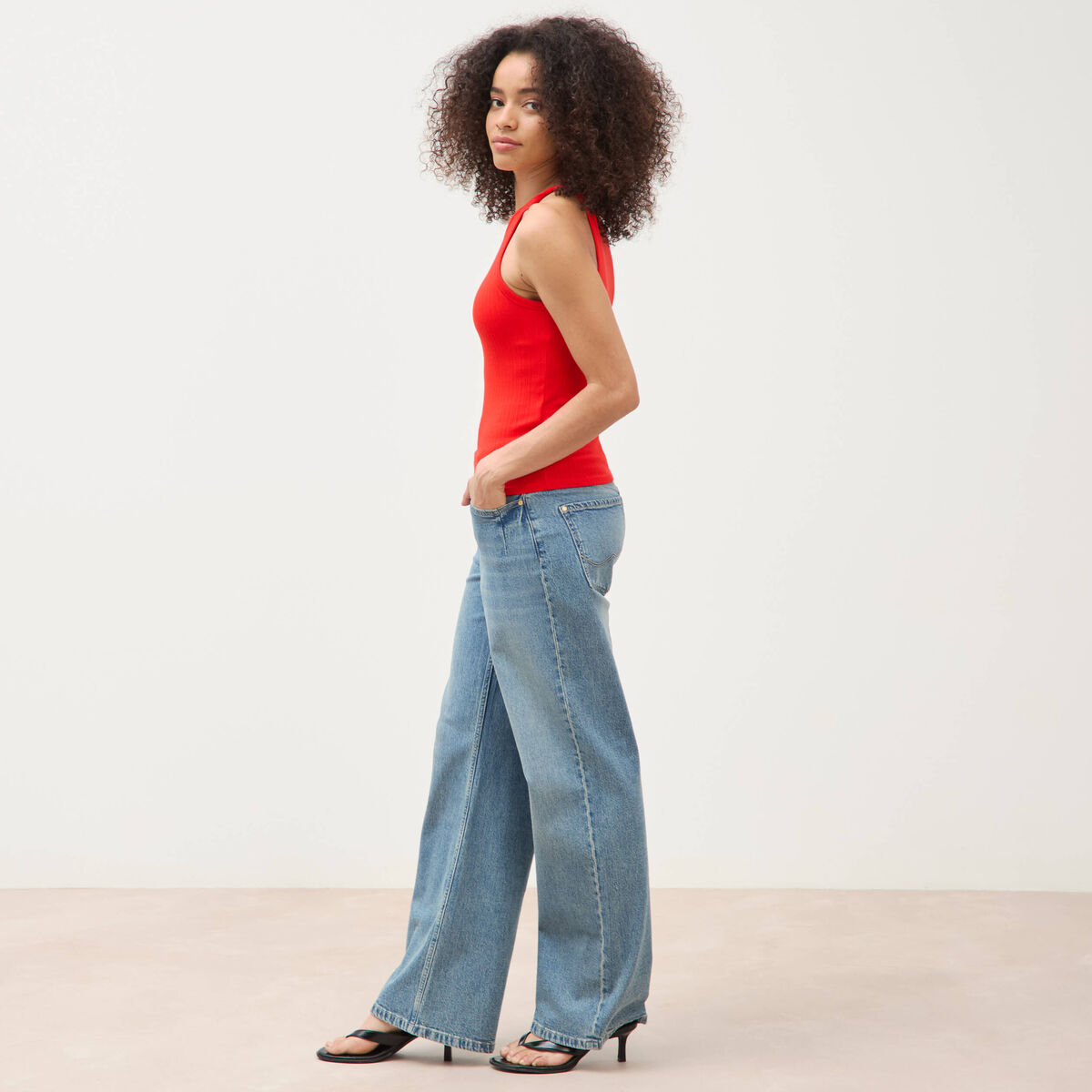D&eacute;bardeur 2 en 1 avec brassi&egrave;re int&eacute;gr&eacute;e rouge femme