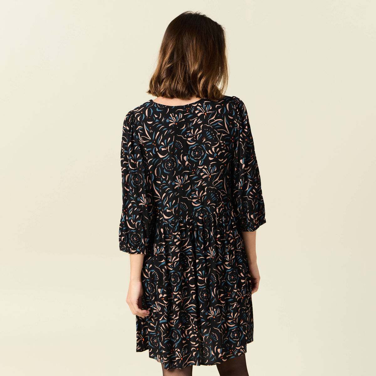 Robe &eacute;vas&eacute;e manches 3/4 noir femme
