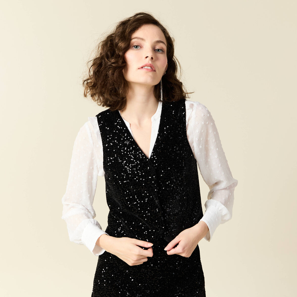 D&eacute;bardeur sans manches sequins noir femme