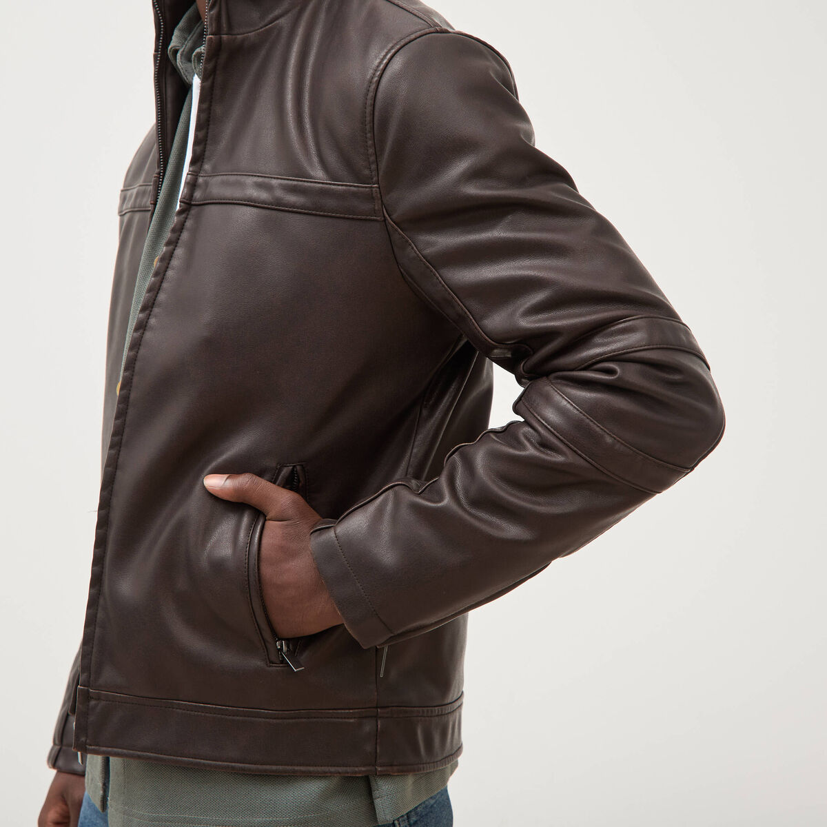 Blouson cintr&eacute; similicuir col montant marron fonc&eacute; homme