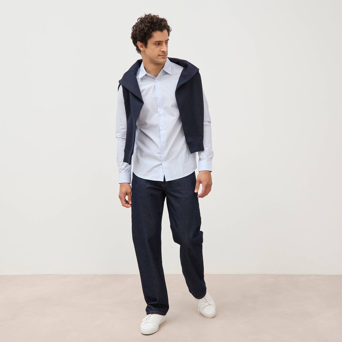 Chemise col am&eacute;ricain manches longues bleu ciel homme