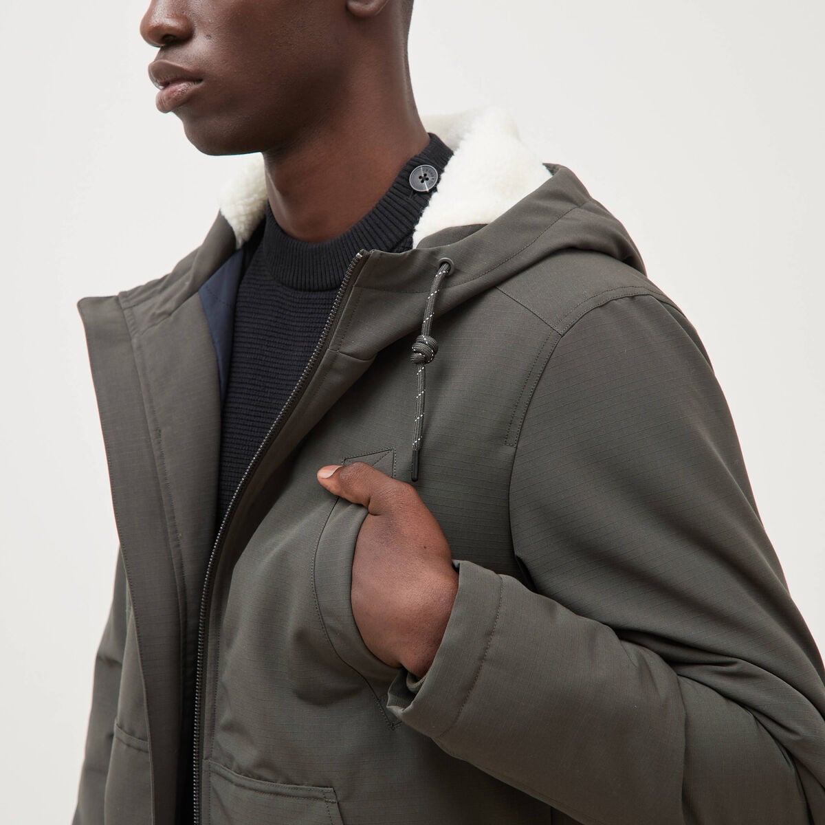 Parka courte &agrave; capuche vert kaki homme