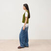 Pull sans manches col en V vert kaki femme