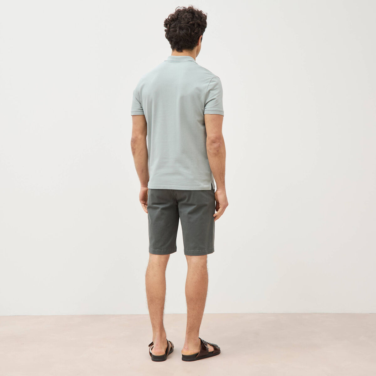 Polo cintr&eacute; en coton manches courtes vert clair homme