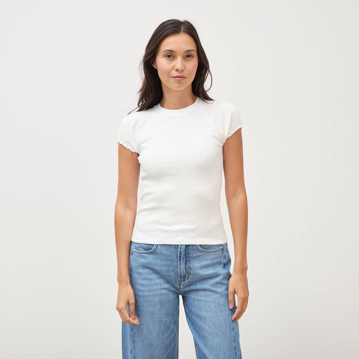 T-shirt ajust&eacute; col rond manches courtes ecru femme