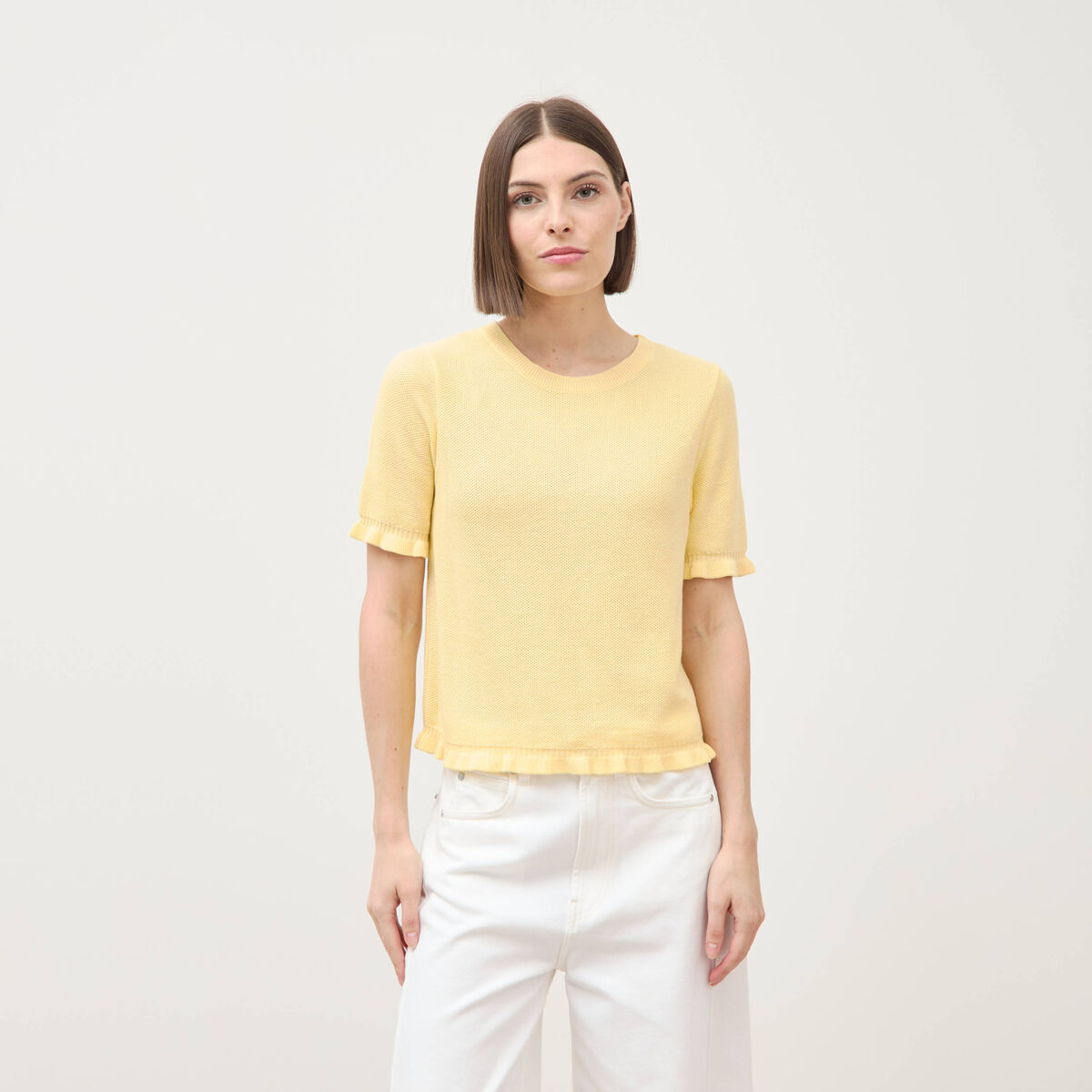 Pull droit col rond manches courtes jaune clair femme