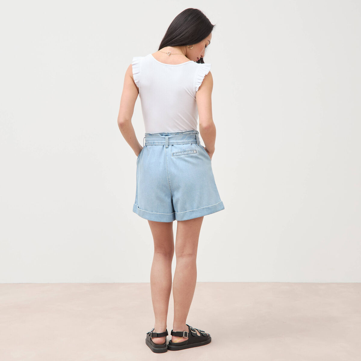 Short taille haute en jeans denim bleach femme