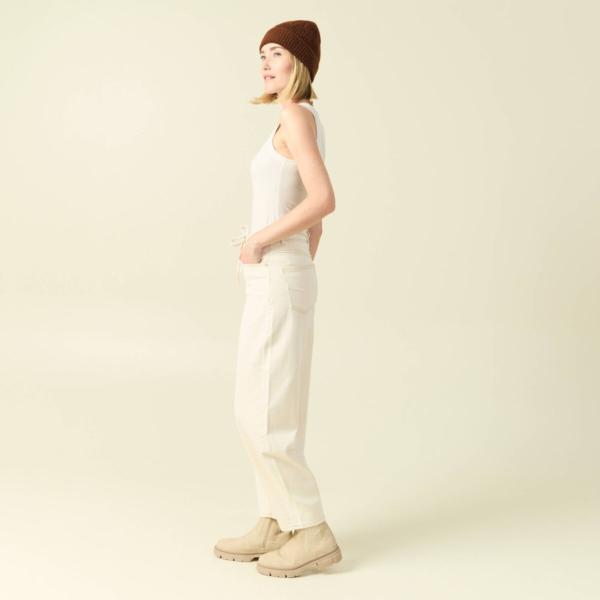 Jeans barrel 7/8&egrave;me avec ceinture denim blanc femme