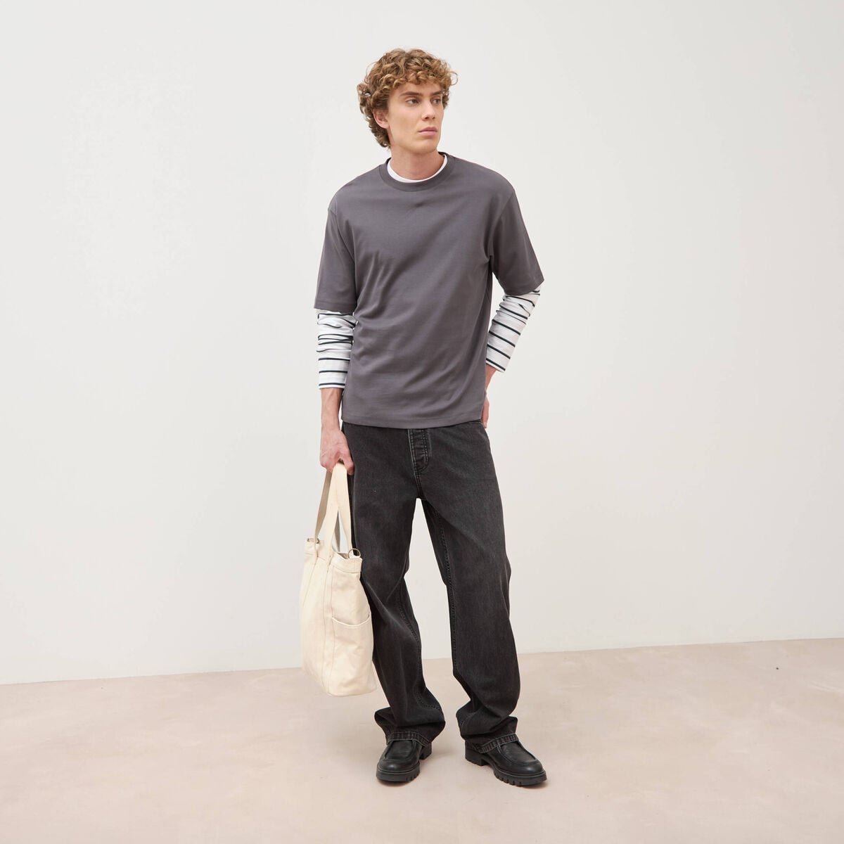 T-shirt manches courtes gris fonc&eacute; homme