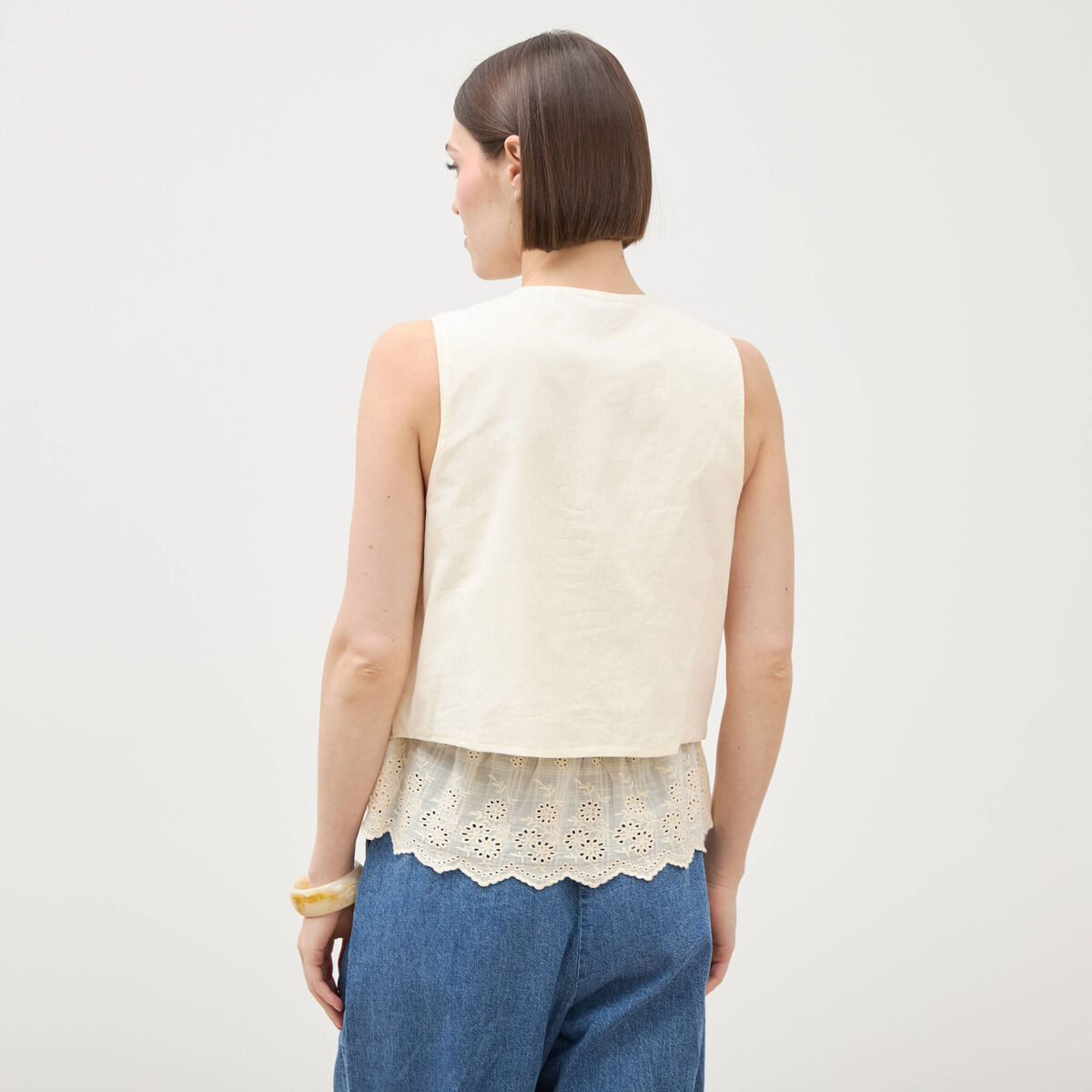 Gilet sans manches col v broderie ecru femme