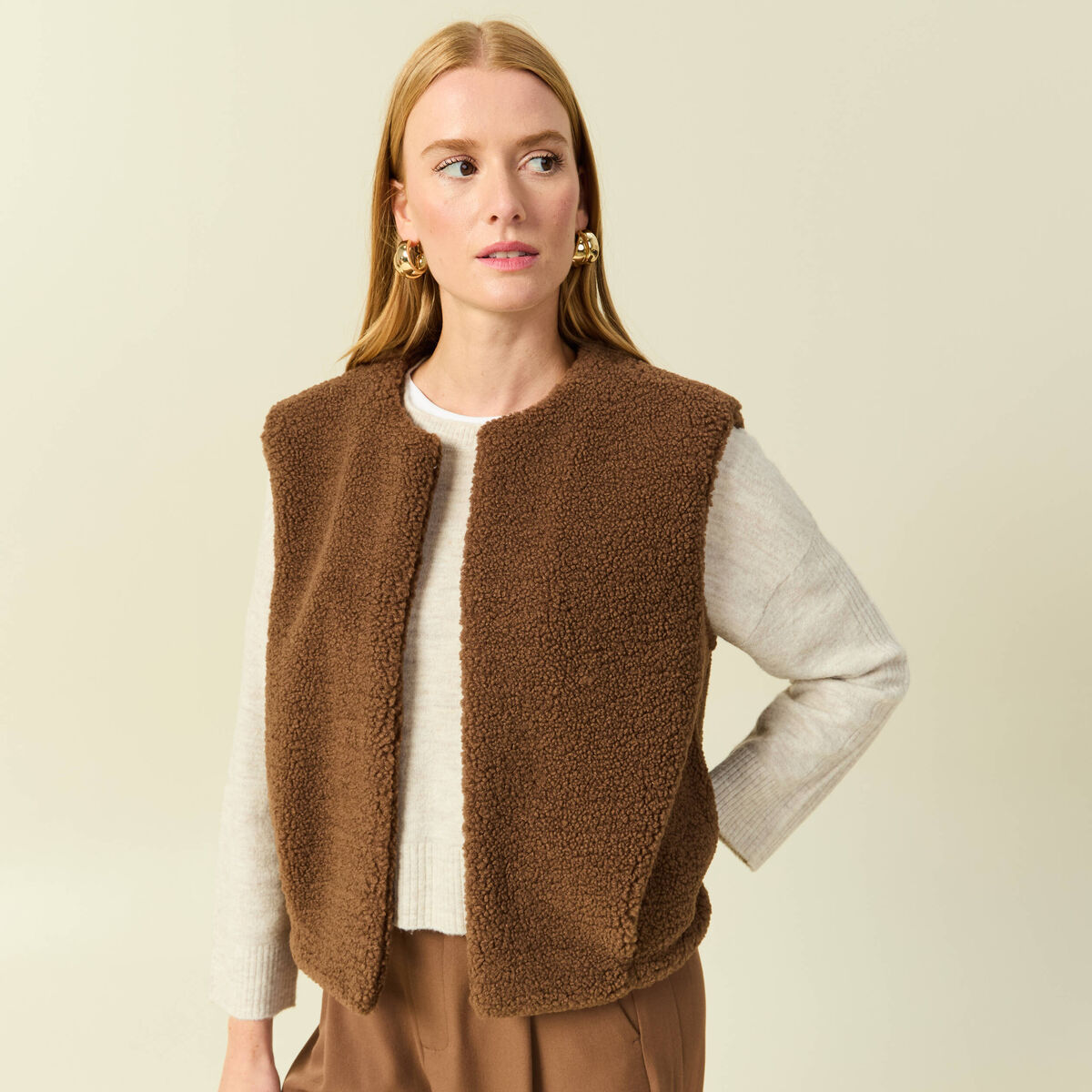 Gilet sans manches bouclette col rond marron femme