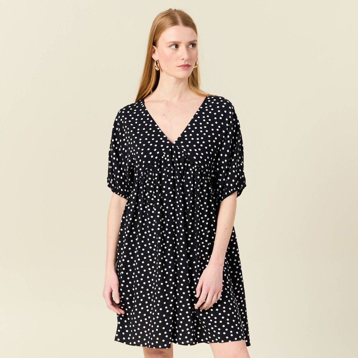 Robe évasée fluide col en V noir femme
